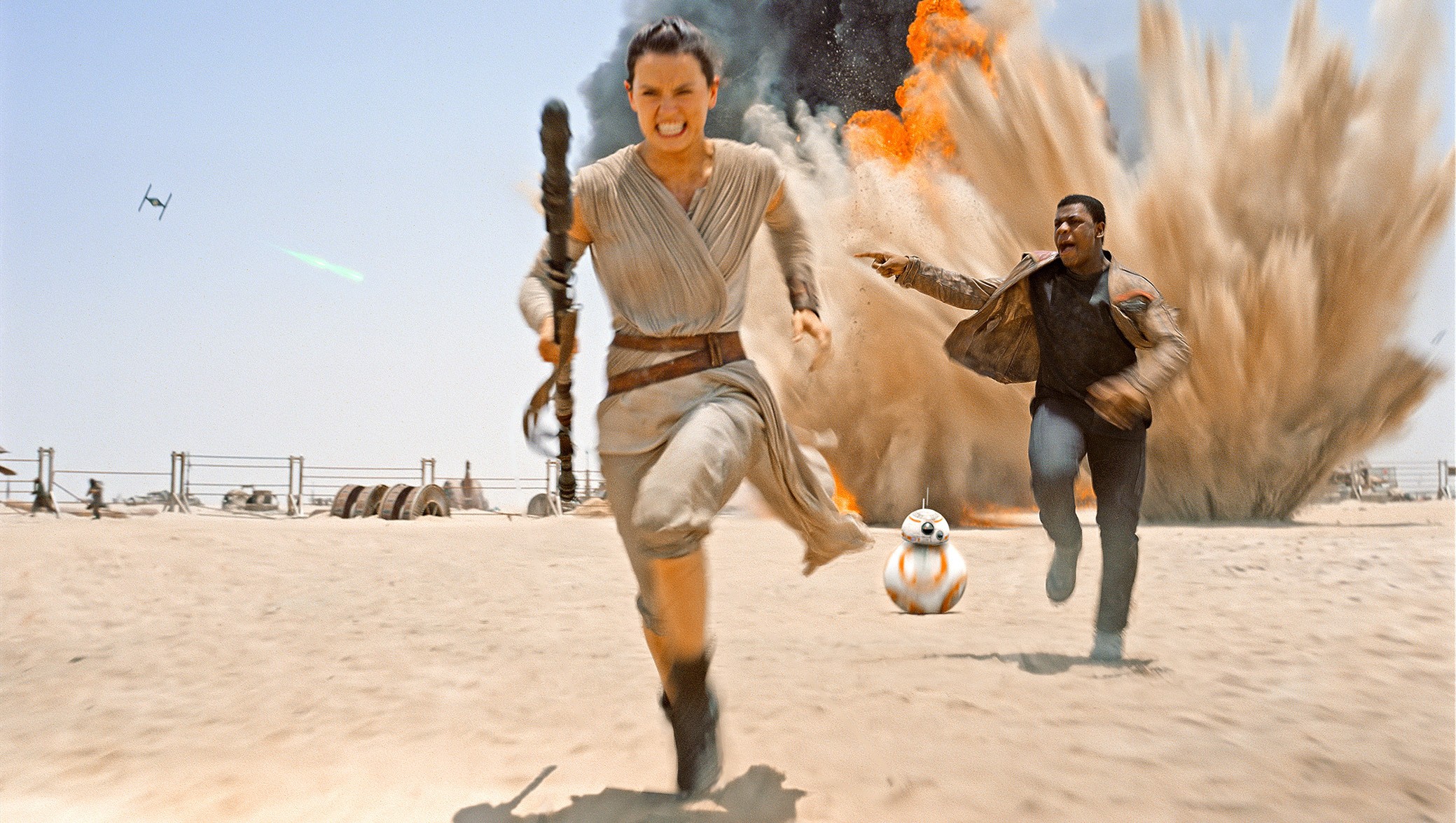 The_Force_Awakens_Finn_Rey_Run
